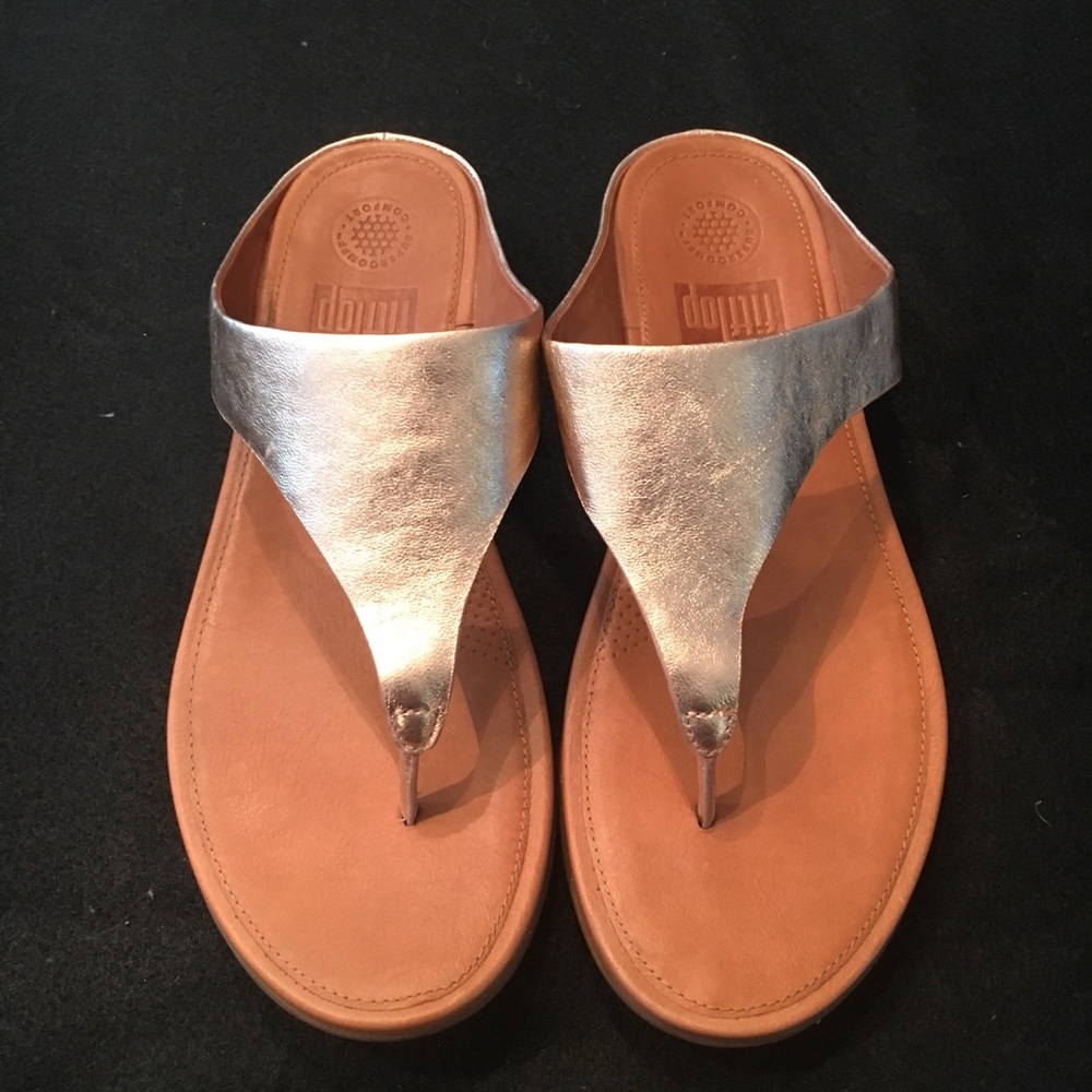 NWOT Flip Flop Rose Gold Wedge Sandal